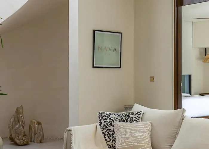 Nava - Contemporary 3br Villa, 10 Min