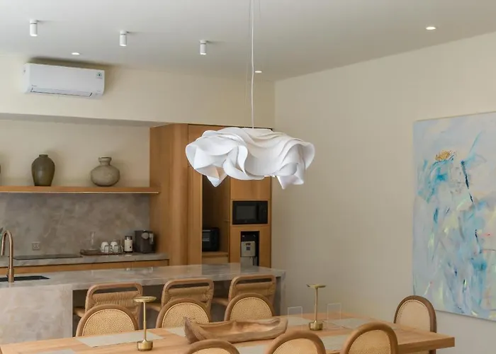 Nava - Contemporary 3br Villa, 10 Min