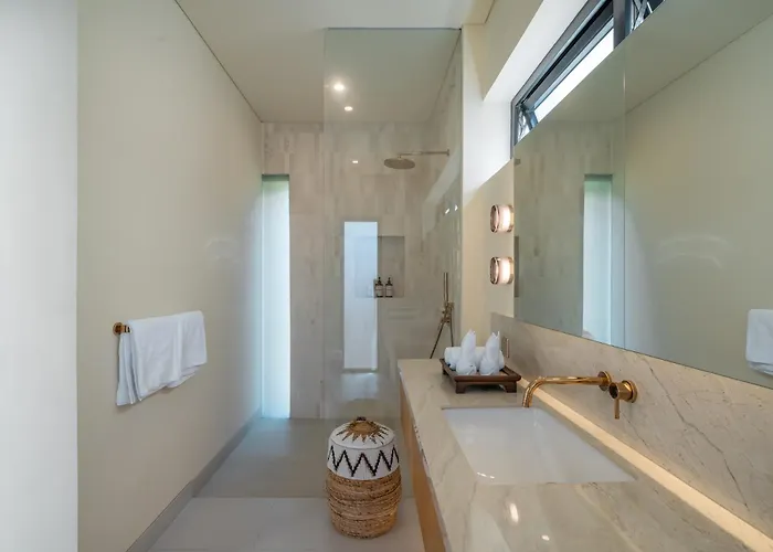 Villa Nava - Contemporary 3br Villa, 10 Min *