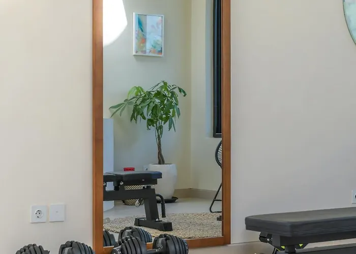 Villa Nava - Contemporary 3br Villa, 10 Min *