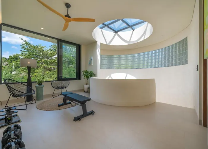 Villa Nava - Contemporary 3br Villa, 10 Min