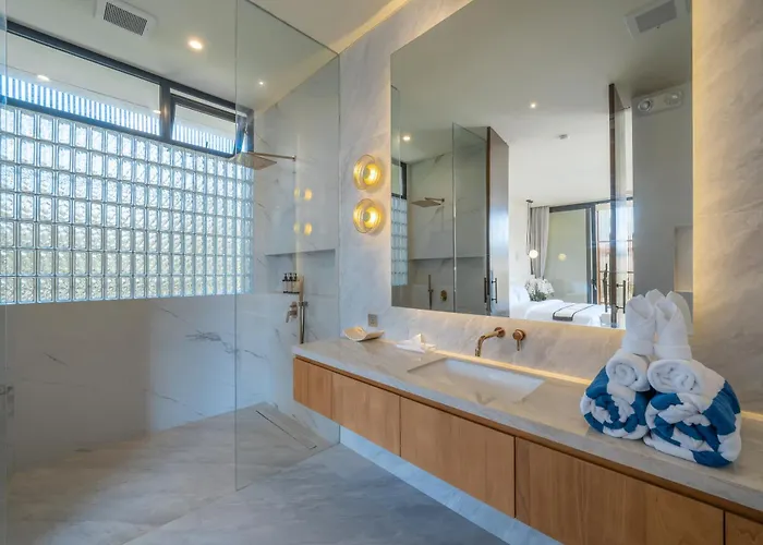 Nava - Contemporary 3br Villa, 10 Min Villa Pecatu (Bali)