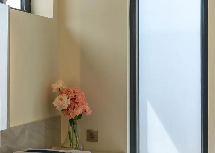 Nava - Contemporary 3br Villa, 10 Min *